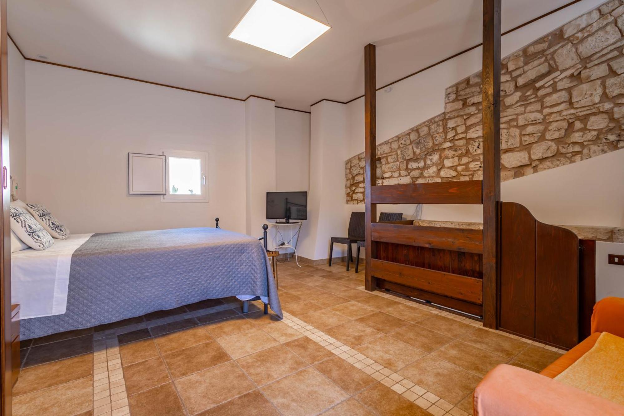 Antiche Mura Apartments "Nel Cuore Della Puglia"Bivani, Cucina, Terrazzo Turi Luaran gambar